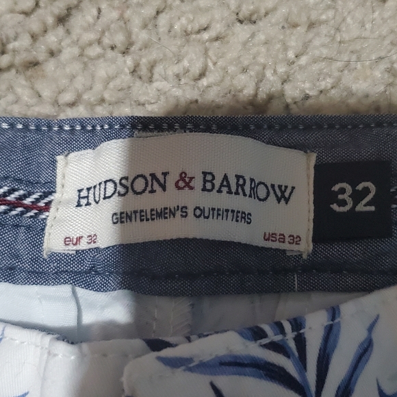 Hudson and Barrow Mens Shorts - Picture 3 of 6